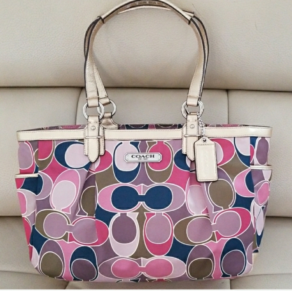 Coach Shoulder bag